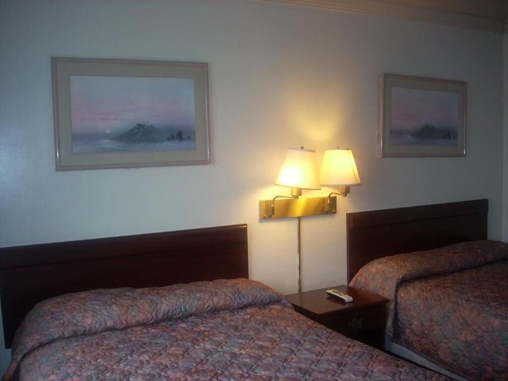 Economy Inn Monterey Seaside Exterior photo